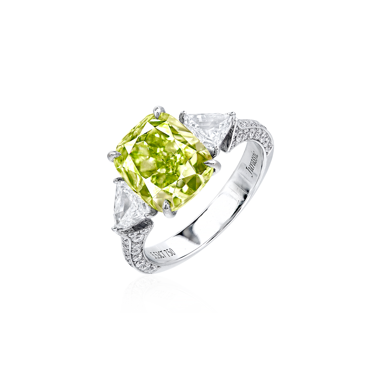 GIA 5.53克拉 黃綠彩鑽鑽石戒
FANCY GRAYISH YELLOWISH GREEN COLOURED DIAMOND AND DIAMOND RING