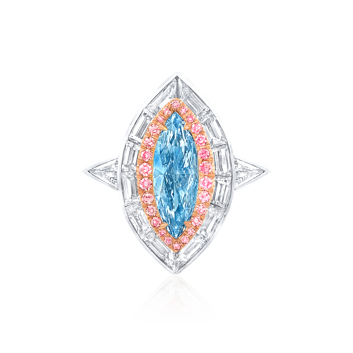 1.01克拉 天然無瑕濃彩藍鑽鑽戒
Impressive Internally Flawless 
Fancy Intense Blue Colored Diamond Ring