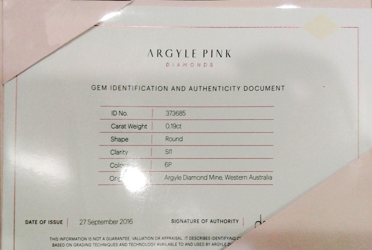 0.95克拉 阿蓋爾粉鑽戒
Pink Diamond from Argyle Mine
and Diamond Ring