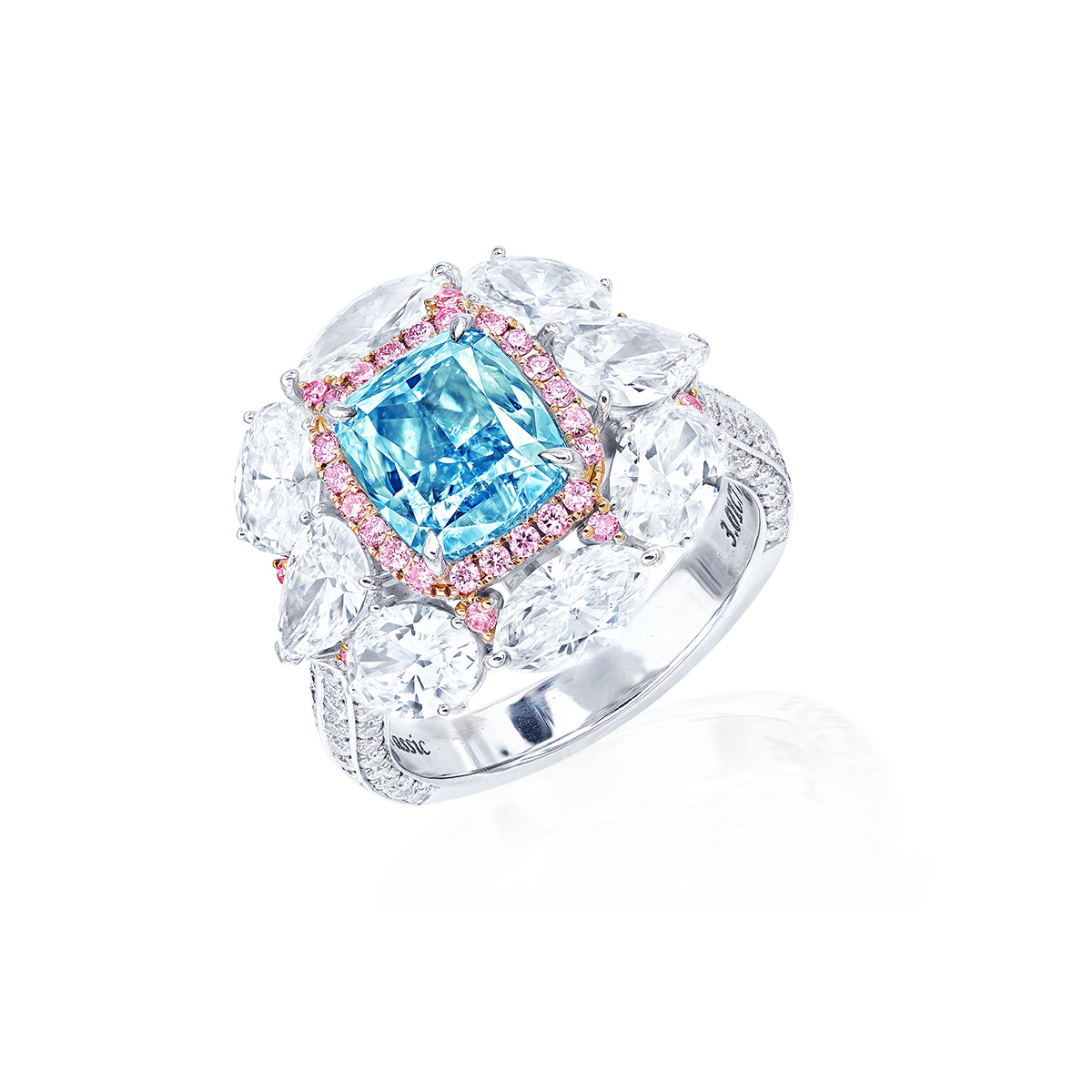GIA 3.01克拉 綠藍鑽鑽戒
An Exceptional Fancy Green-Blue 
Colored Diamond and Diamond Ring